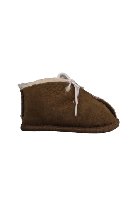A Brown Winter Boots from UGG in size 3-6M for neutral. (Back View)