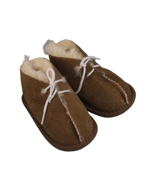 A Brown Winter Boots from UGG in size 3-6M for neutral. (Front View)