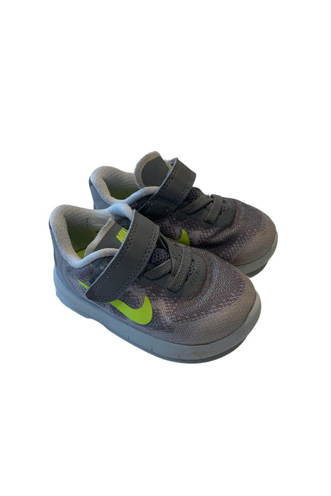 A Grey Sneakers from Nike in size 12-18M for boy. (Front View)