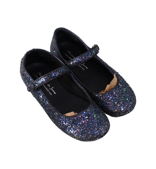A Navy Flats from Manuela de Juan in size 6T for girl. (Front View)