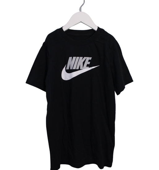 A Black Short Sleeve T Shirts from Nike in size 13Y for boy. (Front View)