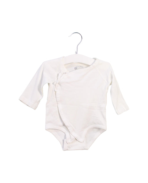 A Ivory Long Sleeve Bodysuits from Mides in size 0-3M for neutral. (Front View)