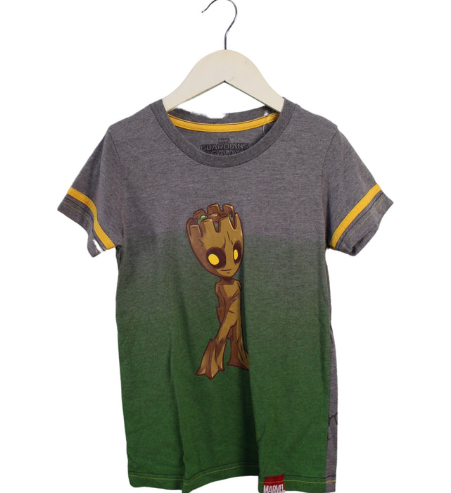 A Grey Short Sleeve T Shirts from Marvel in size 5T for boy. (Front View)
