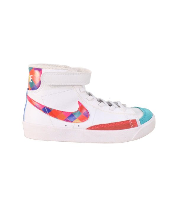 Nike Sneakers 6T - 7Y (EU31)