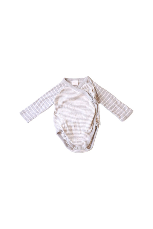 A Grey Long Sleeve Bodysuits from Hanna Andersson in size 6-12M for neutral. (Front View)