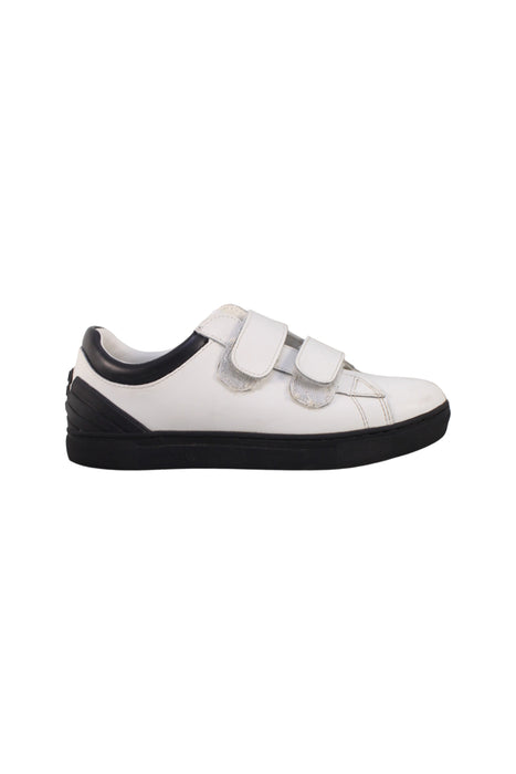 Armani Sneakers (EU33)