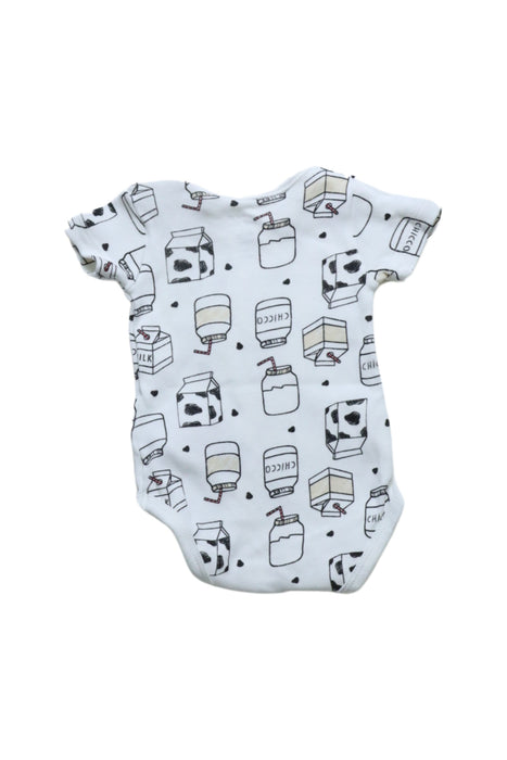 A White Short Sleeve Bodysuits from Chicco in size 0-3M for neutral. (Back View)