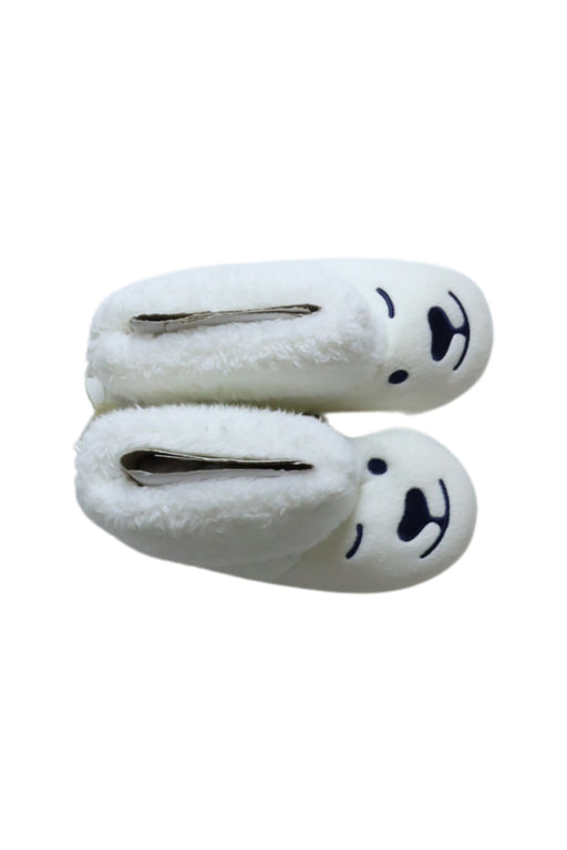 A White Slippers from Petit Bateau in size 3T for girl. (Front View)