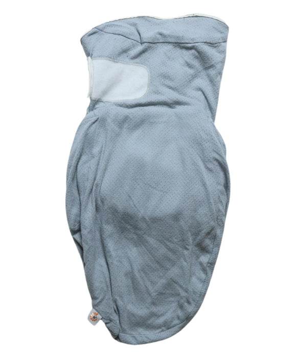 A Grey Swaddles from Ergobaby in size 0-3M for neutral. (Back View)