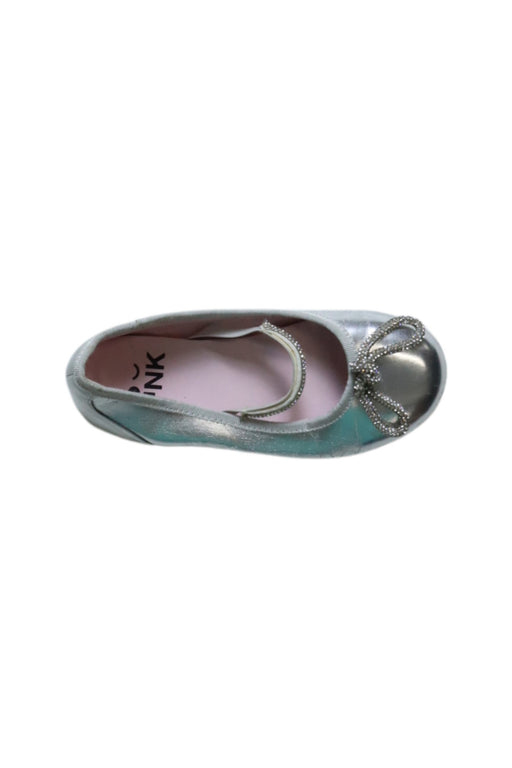 A Silver Flats from WiNK in size 5T for girl. (Front View)