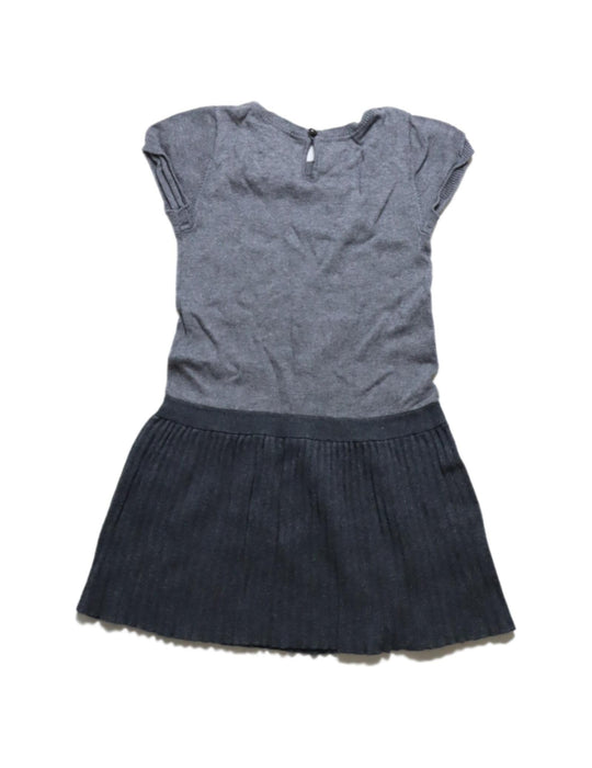 A Grey Short Sleeve Dresses from Jacadi in size 4T for girl. (Back View)