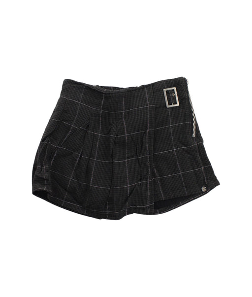 A Black Skorts from IKKS in size 6T for girl. (Front View)