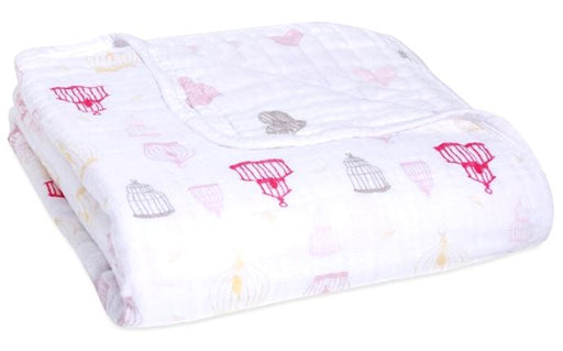A White Blankets from Aden & Anais in size O/S for girl. (Front View)