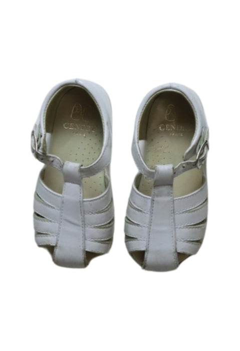 A White Sandals from Cendry in size 18-24M for girl. (Back View)