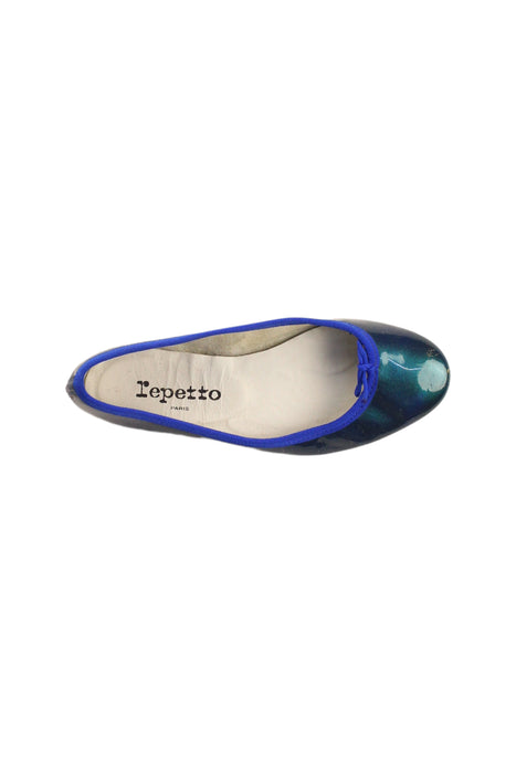 A Blue Flats from Repetto in size 7Y for girl. (Front View)