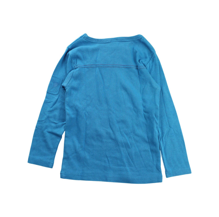 A Blue Long Sleeve T Shirts from Appaman in size 4T for boy. (Back View)