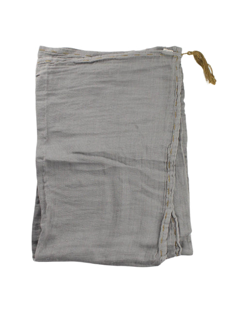 A Grey Blankets from Numero 74 in size O/S for neutral. (Front View)