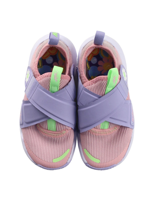 A Multicolour Sneakers from Nike in size 5T for girl. (Back View)