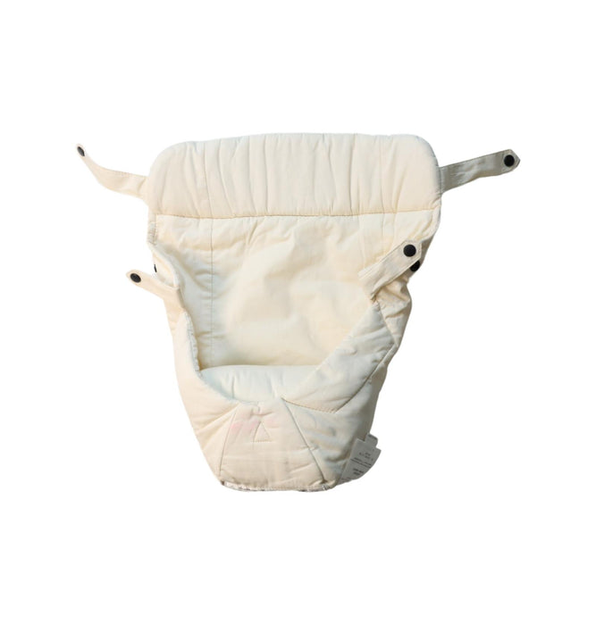 A White Baby Carriers from Ergobaby in size O/S for neutral. (Back View)