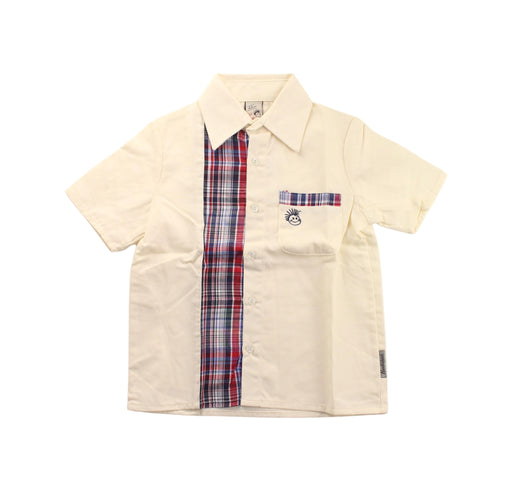 A White Short Sleeve Shirts from Knuckleheads in size 4T for boy. (Front View)