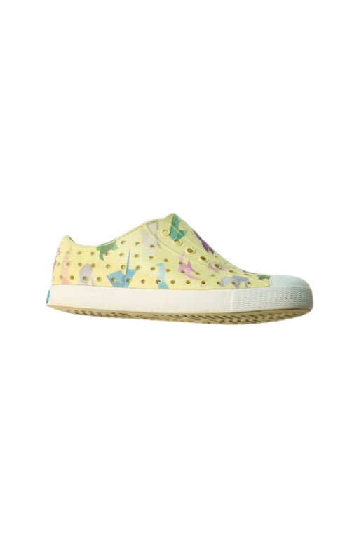 A Multicolour Aqua Shoes from Native Shoes in size 6T for neutral. (Front View)