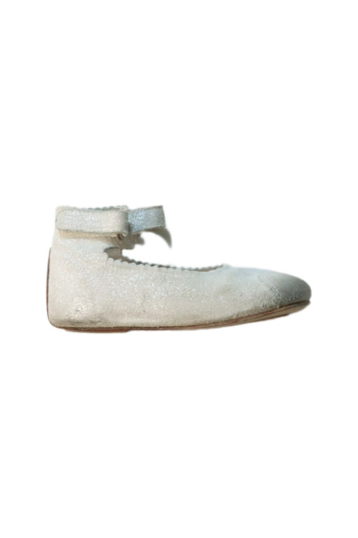 A White Flats from Gusella in size 18-24M for girl. (Front View)