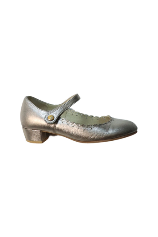 A Gold Flats from Agneau in size 6T for girl. (Front View)