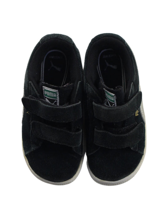 A Black Sneakers from Puma in size 3T for boy. (Back View)