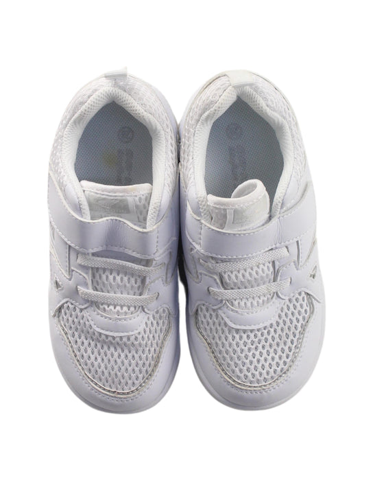A White Sneakers from Dr. Kong in size 5T for boy. (Back View)