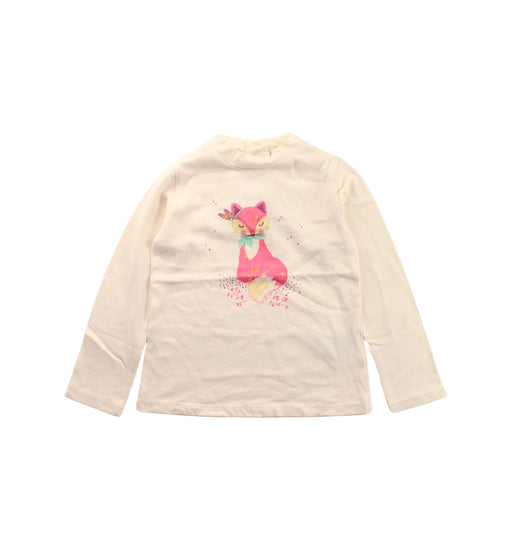 A White Long Sleeve T Shirts from La Compagnie des Petits in size 4T for girl. (Front View)