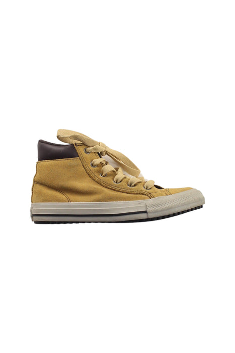 A Gold Sneakers from Converse in size 7Y for boy. (Front View)