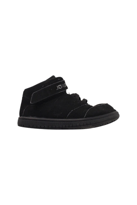 A Black Sneakers from Air Jordan in size 4T for boy. (Front View)