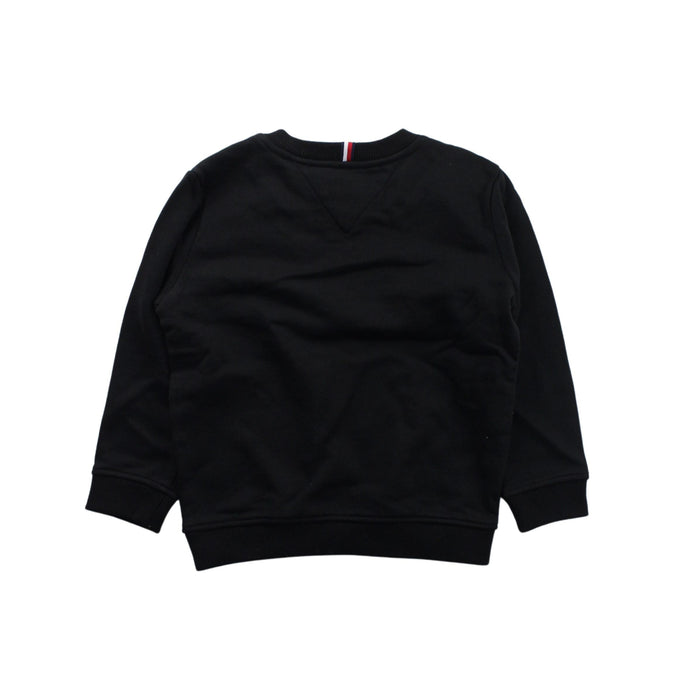 A Black Crewneck Sweatshirts from Tommy Hilfiger in size 2T for boy. (Back View)