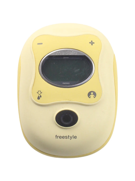 A Yellow Other Accessories from Medela in size O/S for neutral. (Front View)