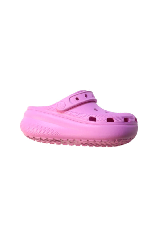 A Pink Sandals from Crocs in size 6T for girl. (Front View)
