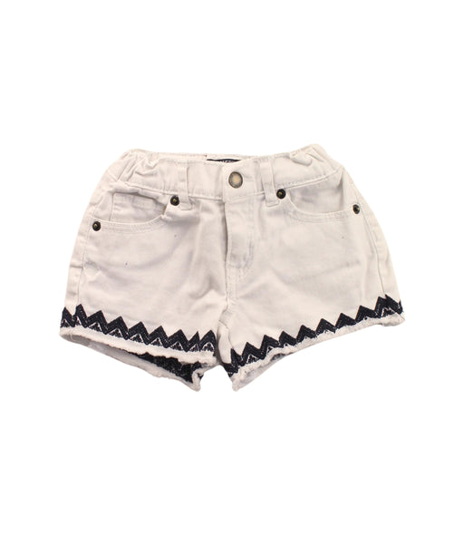 A White Shorts from Lucky Brand in size 4T for girl. (Front View)