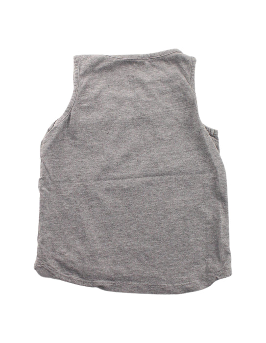 A Grey Sleeveless T Shirts from Galeries Lafayette in size 3T for girl. (Back View)