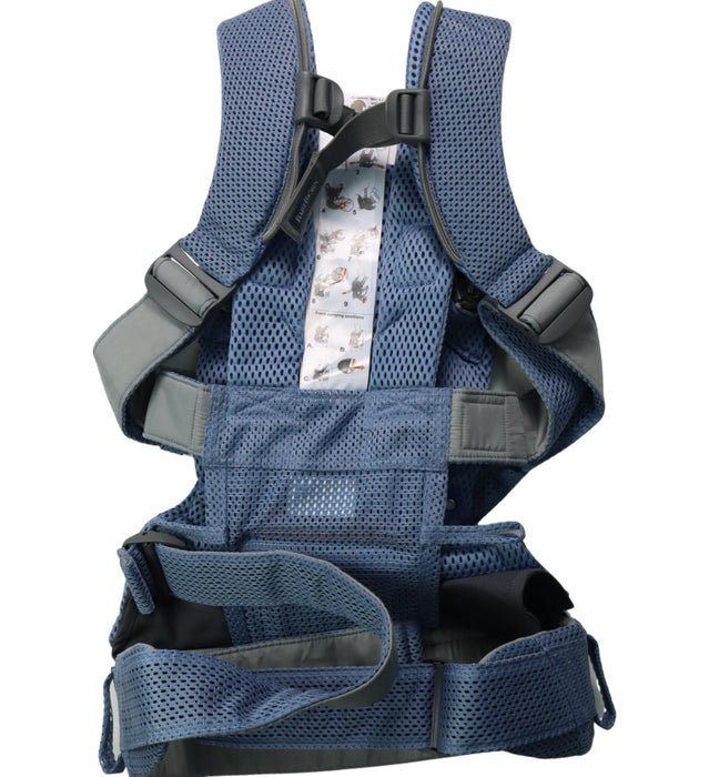 A Multicolour Baby Carriers from BabyBjorn in size Newborn for neutral. (Back View)