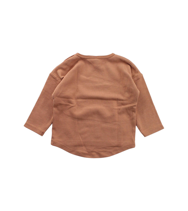 A Brown Long Sleeve T Shirts from Quincy Mae in size 12-18M for neutral. (Back View)