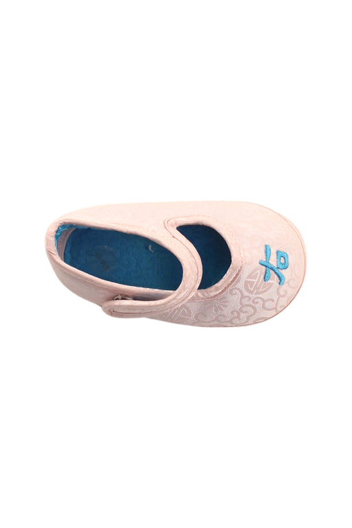 A Pink Flats from Shanghai Tang in size 6-12M for girl. (Front View)