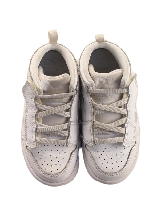 A White Sneakers from Air Jordan in size 4T for boy. (Back View)