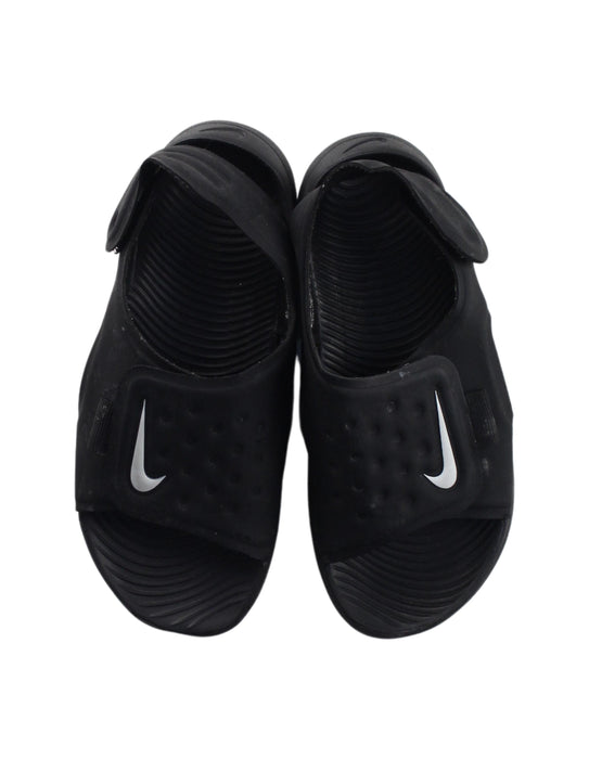 A Black Sandals from Nike in size 6T for boy. (Back View)