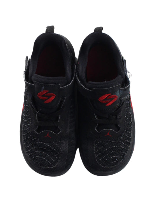A Black Sneakers from Air Jordan in size 4T for boy. (Back View)