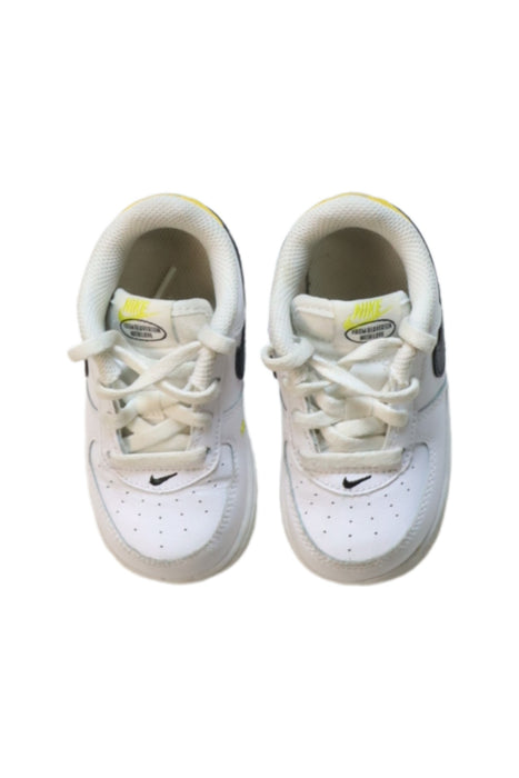 A Multicolour Sneakers from Nike in size 18-24M for neutral. (Back View)