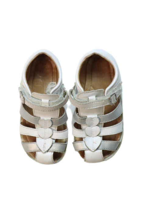 A White Sandals from Stride Rite in size 3T for girl. (Back View)