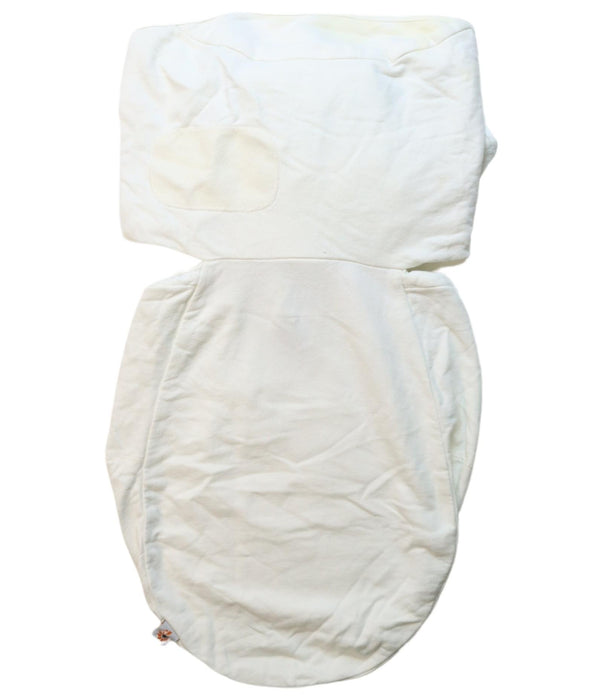 A White Swaddles from Ergobaby in size M for neutral. (Back View)