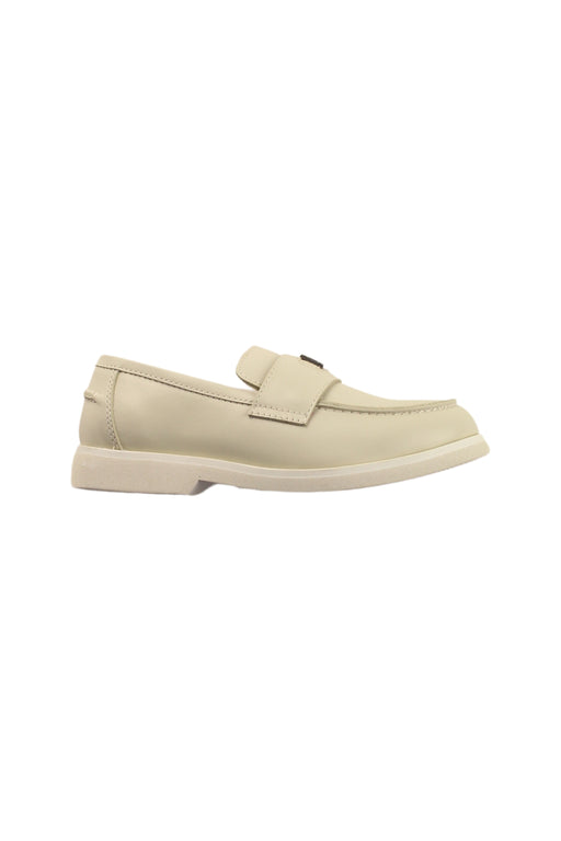 A Beige Loafers & Moccasins from Nicholas & Bears in size 4T for girl. (Front View)