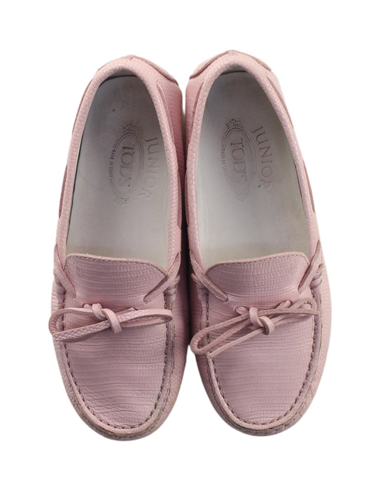 A Pink Flats from Tod’s in size 6T for girl. (Back View)