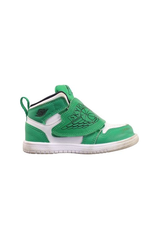 A Green Sneakers from Air Jordan in size 3T for boy. (Front View)