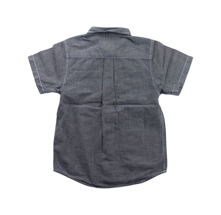 A Grey Short Sleeve Shirts from izzue in size 4T for boy. (Back View)